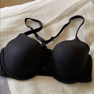 VS 32DD front close black body by Victoria bra